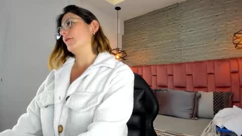 Sarah Deyvis online show from October 14, 8:23 pm