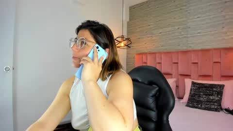 Sarah Deyvis online show from September 12, 6:32 pm