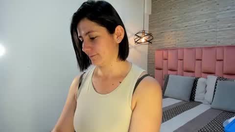 Sarah Deyvis online show from March 5, 3:18 pm