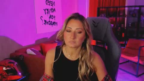 Divine Sarah NONUDE model online show from October 13, 11:56 am