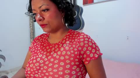 Sarah Martins online show from February 4, 8:02 am