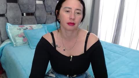 Snapshot of sarahott_1 chatting on September 12, 8:44 pm Lia online show from September 12, 8:44 pm