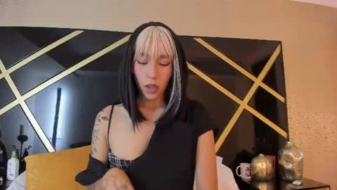 SARAH online show from June 18, 12:32 pm