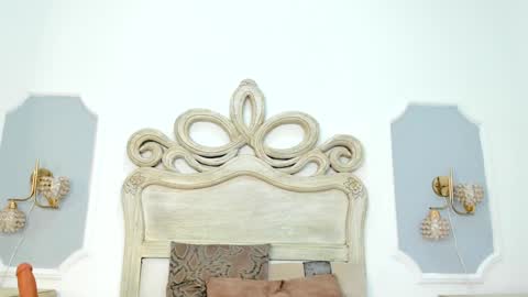 Sara online show from December 18, 2:06 pm