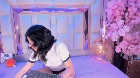 sara  online show from November 11, 6:15 am