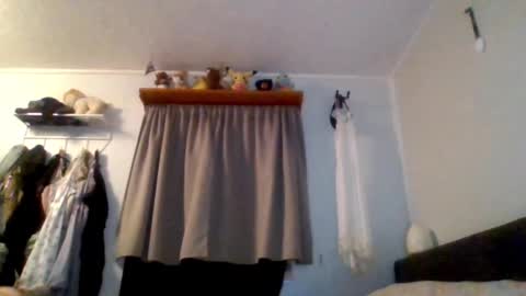 sarapatches online show from October 15, 8:15 am