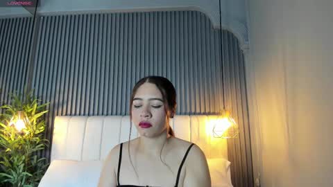 Sara   online show from November 10, 10:56 pm