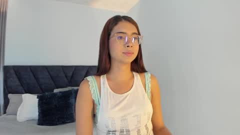 Sara online show from November 10, 8:44 pm