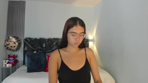 Sara online show from November 14, 7:27 pm