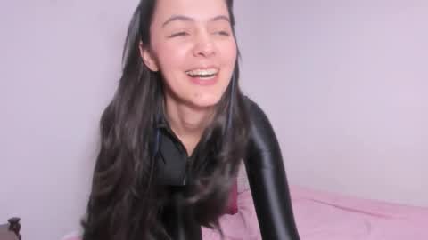 Snapshot of sarasweet_4 chatting on October 15, 9:37 pm Sara   online show from October 15, 9:37 pm