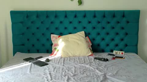 Sara online show from October 28, 8:37 am