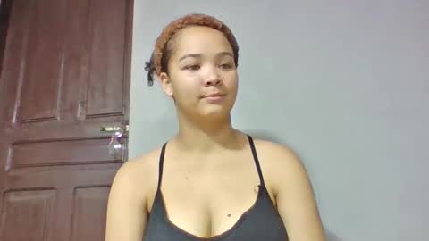 sarhon917962 online show from May 14, 10:35 am