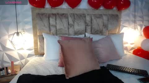 sarita__lopez_ online show from February 19, 6:32 pm