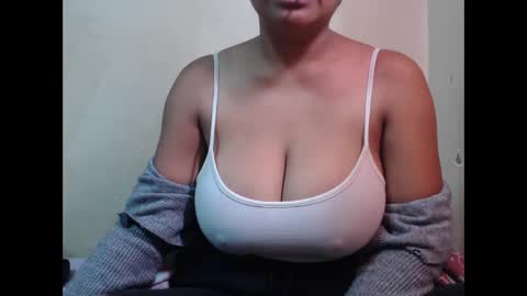 saronette online show from December 2, 5:15 am