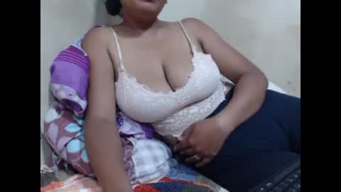 Snapshot of saronette chatting on January 9, 11:14 am saronette online show from January 9, 11:14 am