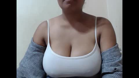 Snapshot of saronette chatting on October 23, 7:21 am saronette online show from October 23, 7:21 am