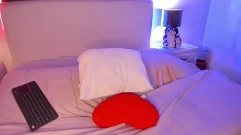 selene  online show from February 23, 1:02 am