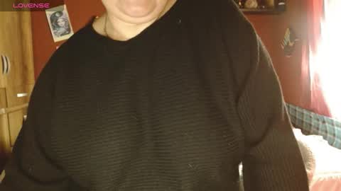 Snapshot of sasharosee2 chatting on October 12, 3:26 pm S A S H A R O S E online show from October 12, 3:26 pm