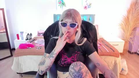 saskia_vellour online show from January 16, 7:45 pm