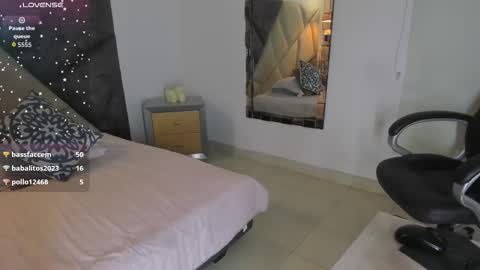 saskiagrendel online show from November 18, 12:02 am