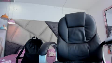 saskiagrendel online show from April 12, 12:14 am