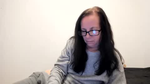 Sassiest Peach Goddess online show from January 14, 5:04 am