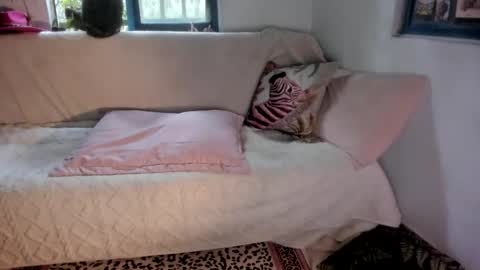 Ms. Oh   online show from April 9, 8:25 pm