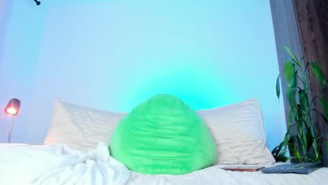     online show from April 19, 5:08 am