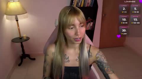 I AM JENN  online show from February 20, 3:28 am