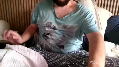 Snapshot of saucybonjo chatting on February 25, 12:27 pm Ben online show from February 25, 12:27 pm