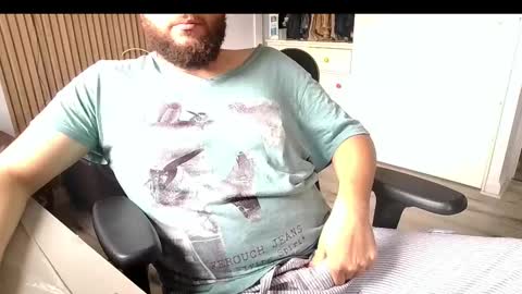 Snapshot of saucybonjo chatting on February 20, 1:08 pm Ben online show from February 20, 1:08 pm