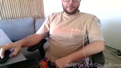 Snapshot of saucybonjo chatting on October 12, 8:10 pm Ben online show from October 12, 8:10 pm