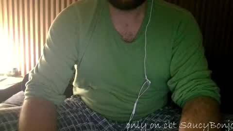 Snapshot of saucybonjo chatting on October 1, 12:21 am Ben online show from October 1, 12:21 am