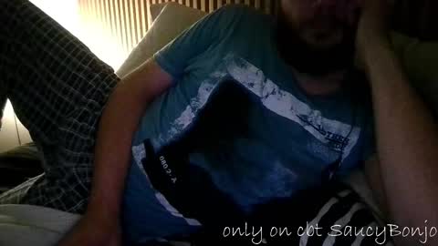 Snapshot of saucybonjo chatting on March 2, 5:54 am Ben online show from March 2, 5:54 am