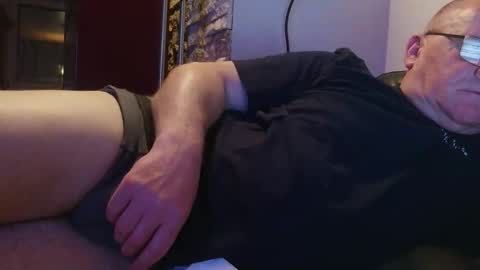 saugeil123 online show from April 5, 9:12 pm