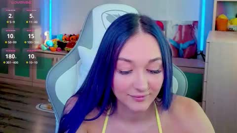 Snapshot of savage_lust_ chatting on October 18, 3:44 am Ariel online show from October 18, 3:44 am