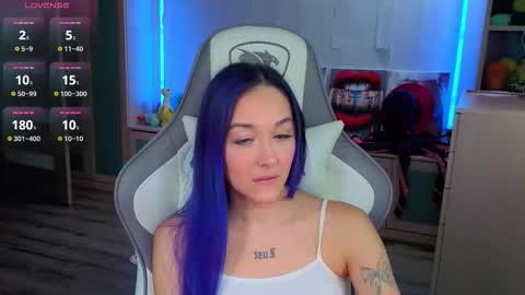 Snapshot of savage_lust_ chatting on October 21, 3:44 am Ariel online show from October 21, 3:44 am