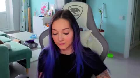 Ariel online show from March 11, 3:09 am