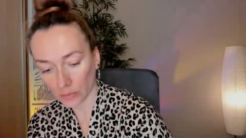 save the qween online show from April 27, 7:28 am
