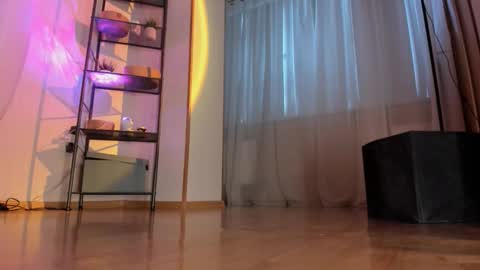 save the qween online show from October 7, 1:29 pm