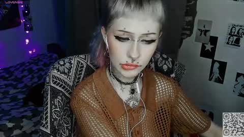 pronoun she. name Mary. age 21. online show from April 5, 1:02 am