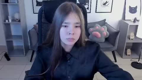 Saya online show from August 7, 10:35 am