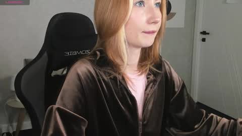 Kira  GMT 7 Mon Thu-Sun  0800am-0200pm  online show from December 15, 1:23 am