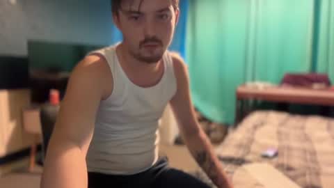 scallylad03 online show from July 18, 7:27 pm