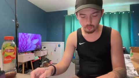 scallylad03 online show from July 26, 5:32 pm