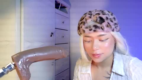 scarlet_gold online show from March 23, 3:11 am