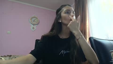 Scarlet online show from June 2, 4:20 pm