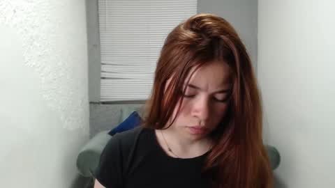 scarlethsexy69 online show from October 14, 12:30 pm