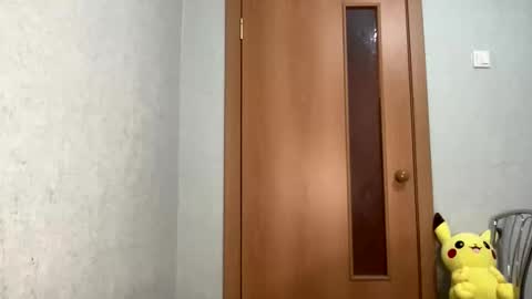 scarletpetal online show from March 5, 12:00 pm