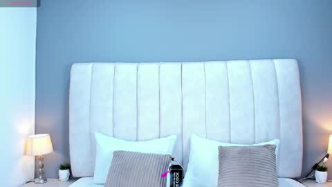 Snapshot of scarletstarr_ chatting on October 24, 4:24 am Scarlet online show from October 24, 4:24 am